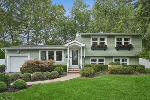 110 Edgewood Dr, Florham Park, NJ 07932