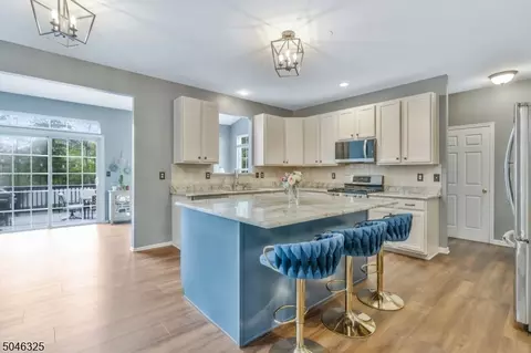 4 Saunders Ln, Hackettstown, NJ 07840 photo 5