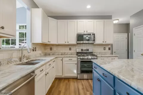 4 Saunders Ln, Hackettstown, NJ 07840 photo 16