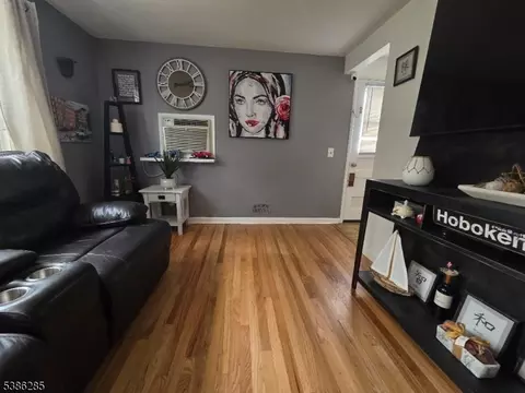 515 Cook Ave, Middlesex, NJ 08846 photo 3