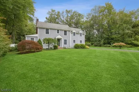 73 Conkling St, Basking Ridge, NJ 07920