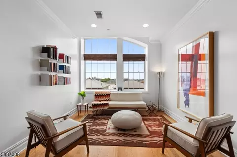 88 Saint Francis St #3C, Newark, NJ 07105