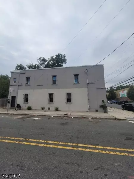 38 11th Ave, Newark, NJ 07107