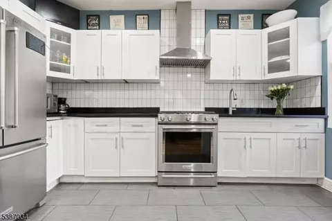 270 Hall Ave, Perth Amboy, NJ 08861