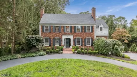 24 Spring Brook Rd, Morristown, NJ 07960