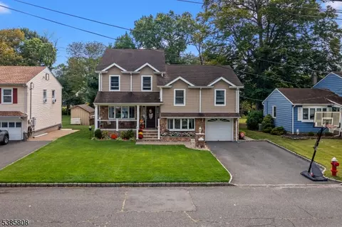 35 Sherwood Rd, Kenilworth, NJ 07033