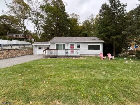 3 Broadway, West Milford, NJ 07480