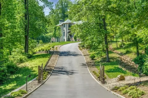 4 Mason Hill Rd, Warren, NJ 07059