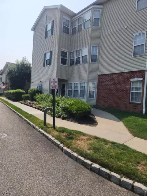 3 Windsor Dr, Lincoln Park, NJ 07035