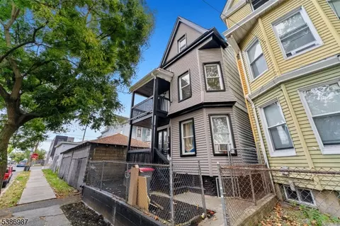 128 Keen St, Paterson, NJ 07524