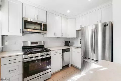 36 Meadowbrook Pl # A, Maplewood, NJ 07040
