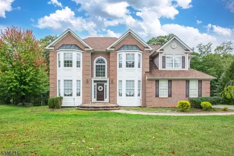 43 Saunders Ln, Hackettstown, NJ 07840