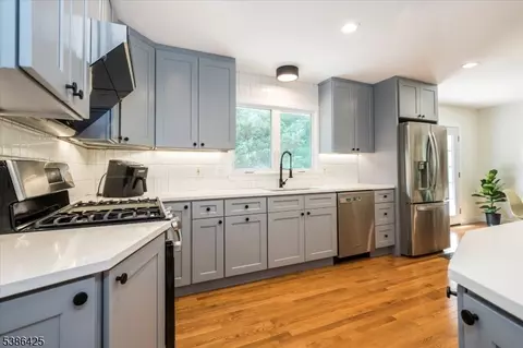 36 Shadow Ln, Berkeley Heights, NJ 07922 photo 8