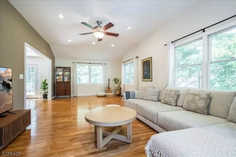 36 Shadow Ln, Berkeley Heights, NJ 07922 photo 13
