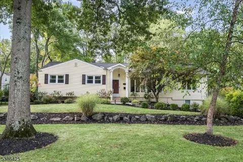 36 Shadow Ln, Berkeley Heights, NJ 07922