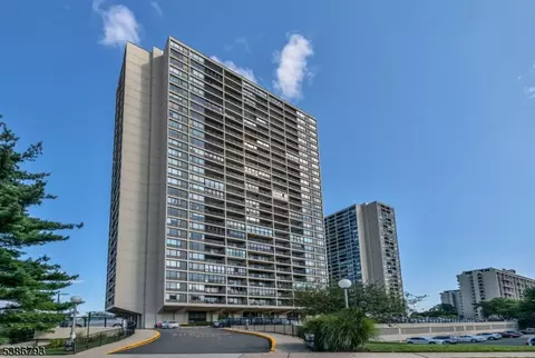 6 Horizon Rd #1706, Fort Lee, NJ 07024
