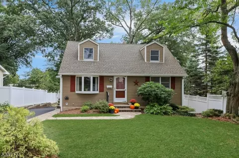 488 Baxter Ave, Wyckoff, NJ 07481