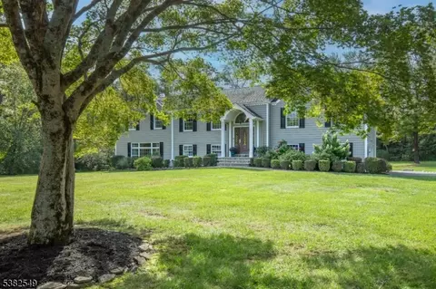 37 Riverside Dr, Basking Ridge, NJ 07920