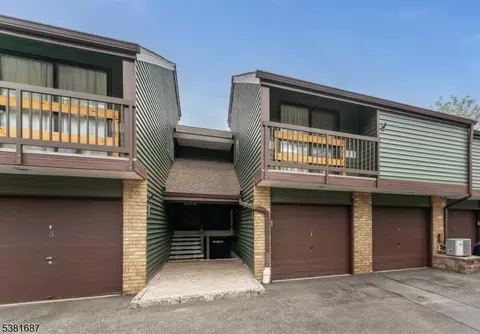 6 Meadowview Dr, Annandale, NJ 08801