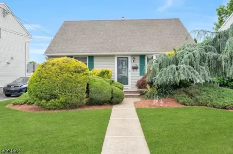 30 Hillside Dr, Totowa, NJ 07512