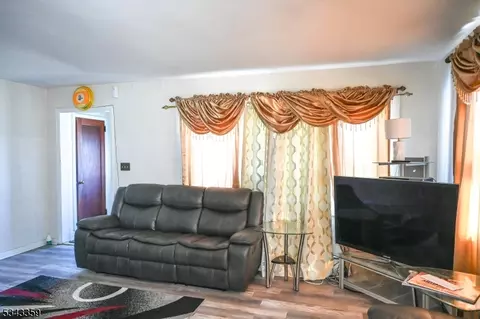 12 Old Post Rd, Edison, NJ 08817 photo 4