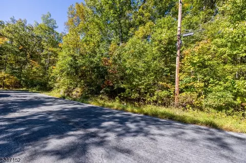 7 Bridge Rd, Vernon Twp, NJ 07422