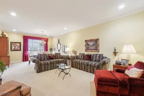 4403 Pointe Gate Dr, Livingston, NJ 07039