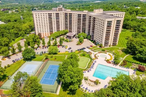 2 Claridge Dr #7DE, Verona, NJ 07044