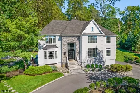 55 Sycamore Way, Warren, NJ 07059
