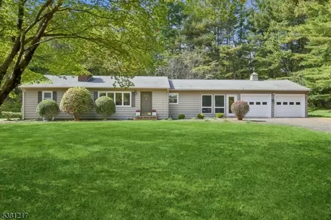 76 Ironia Rd, Mendham Twp, NJ 07945