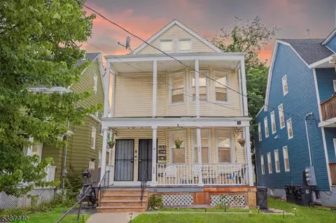 109 Richelieu Ter, Newark, NJ 07106