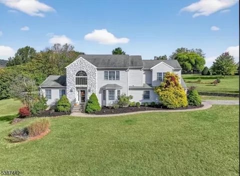 7 Palomino Trl, Vernon, NJ 07462