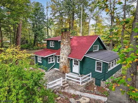 2115 Lakeside Dr, Highland Lakes, NJ 07422
