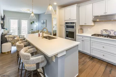 4 Vanderbilt Blvd #109, Florham Park, NJ 07932