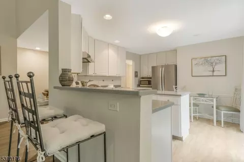 18 Oak Knoll Lane Condo, Bedminster, NJ 07921