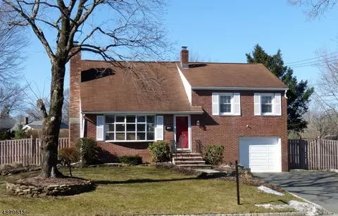 9 Alan Ln, Mine Hill, NJ 07803
