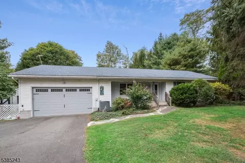 55 Delaware Rd, Columbia, NJ 07832