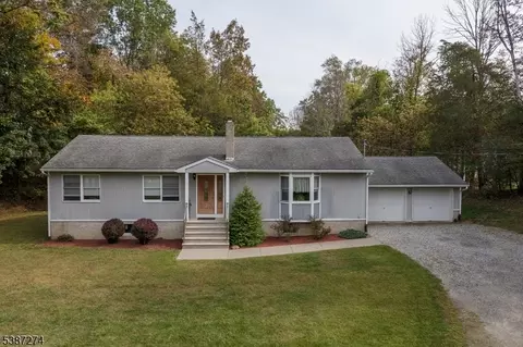 31 Van Sickle Rd, Lafayette, NJ 07848