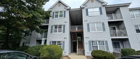 301 Stratford Pl, Bound Brook, NJ 08805