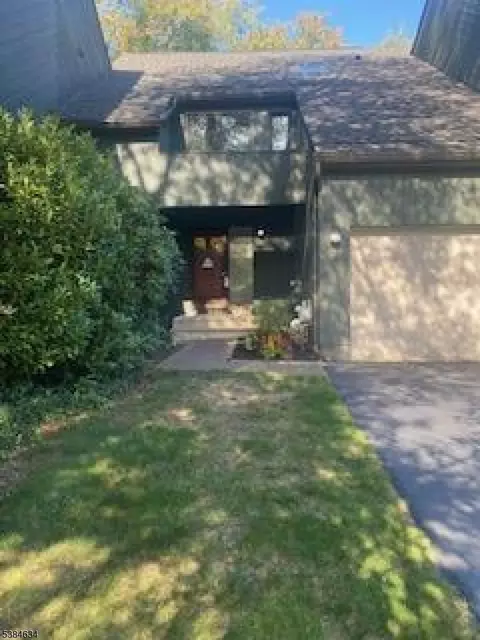 18 Robertson Ct, Morristown, NJ 07960
