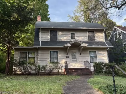 7 Nassau Rd, Montclair, NJ 07043