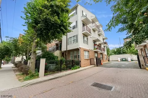 72 Union St #B7, Newark, NJ 07105