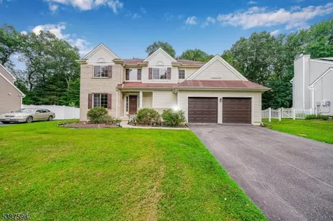 38 Crestwood Cir, Budd Lake, NJ 07828