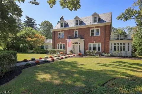 15 Georgian Rd, Morristown, NJ 07960