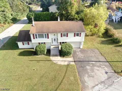 4 Valley Dr, Glenwood, NJ 07418
