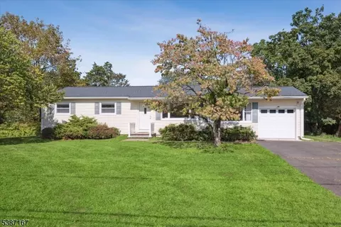 6 Crestwood Ave, Hillsborough, NJ 08844