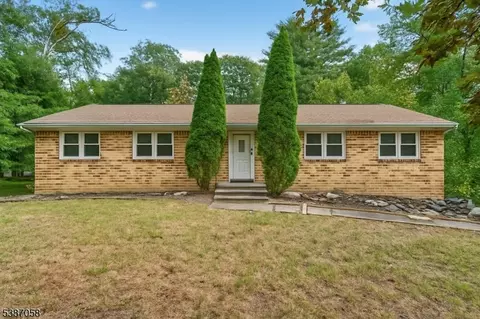 36 Belmont Dr, West Milford, NJ 07480