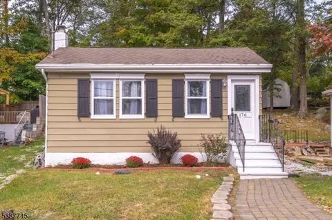 176 Monroe Trl, Hopatcong, NJ 07843