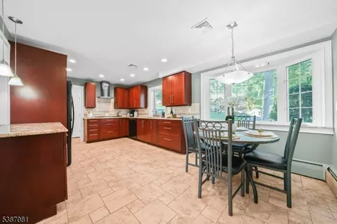 20 Knight Rd, Wayne, NJ 07470 photo 12