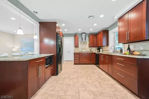 20 Knight Rd, Wayne, NJ 07470 photo 11